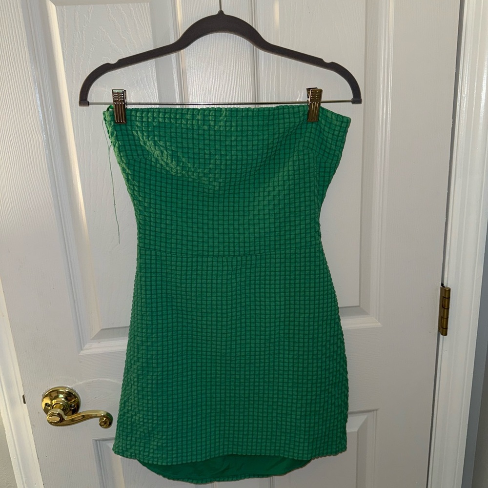 Le Lis Elegant Green Strapless Dress with Back Cut Out